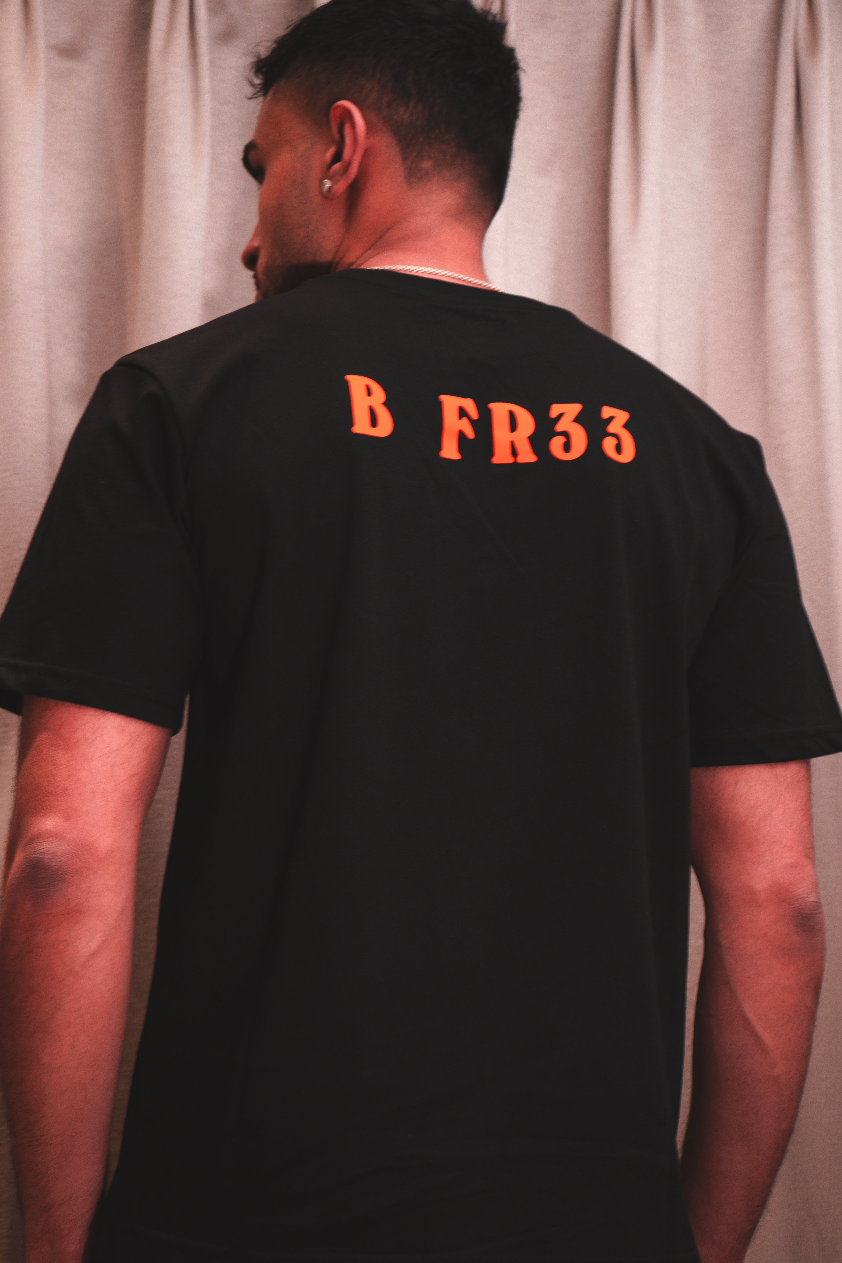 THAMES TEE - BLACK/ORANGE